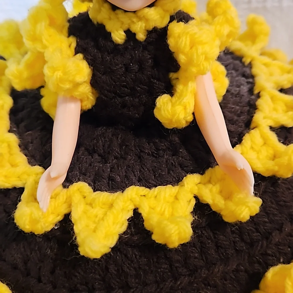 Vintage Crocheted Southern Belle with Bonnet Yellow and Brown Trinket Ho…
